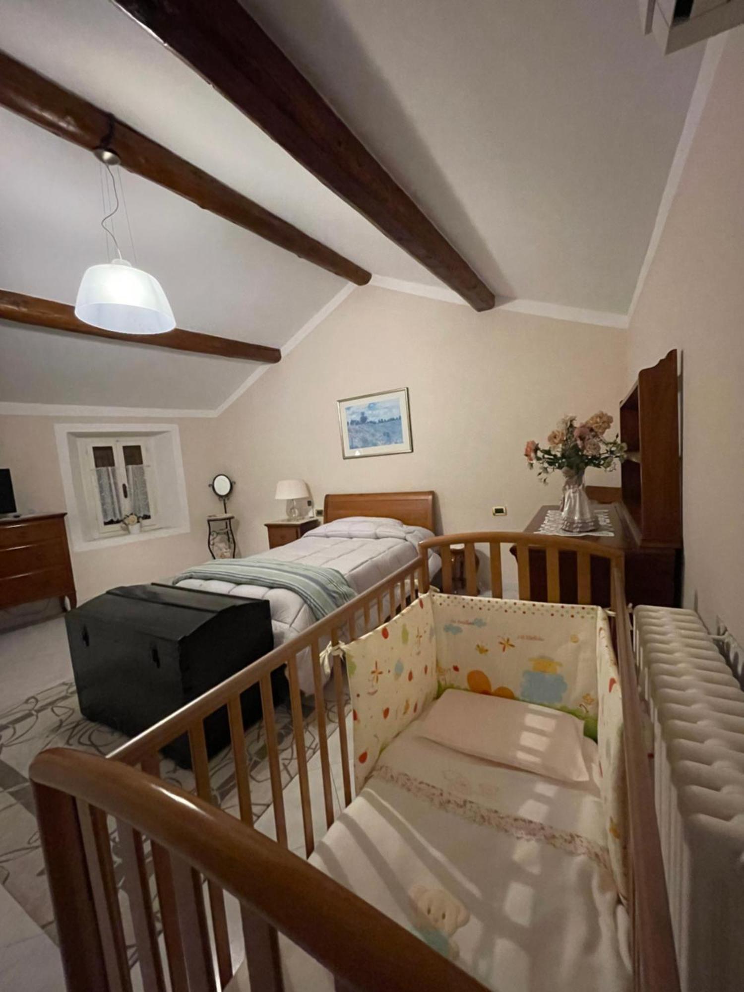 Mazzetti Country House-Vita In Campagna Con Giardino Vimignano-Chiesa المظهر الخارجي الصورة