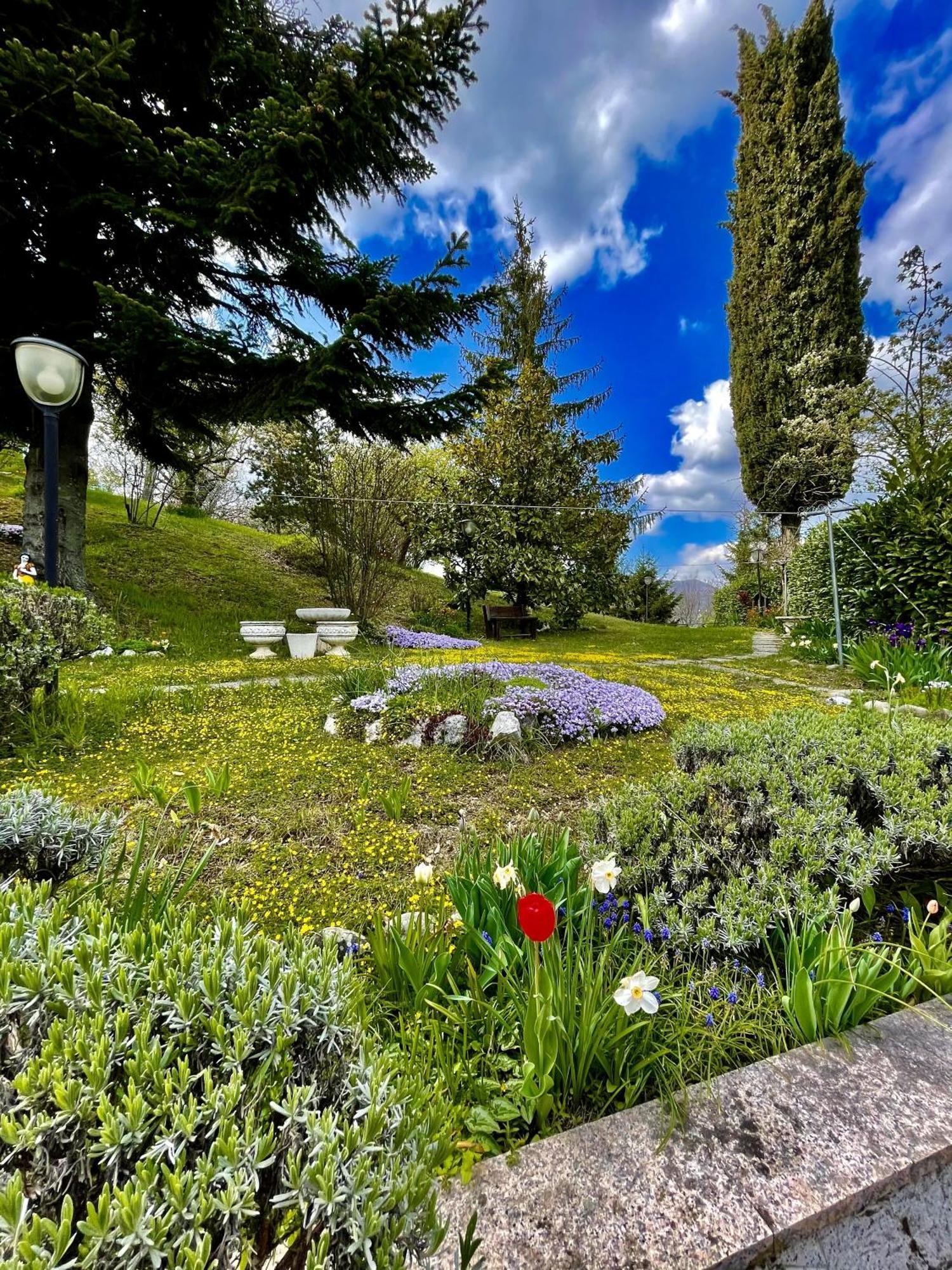 Mazzetti Country House-Vita In Campagna Con Giardino Vimignano-Chiesa المظهر الخارجي الصورة