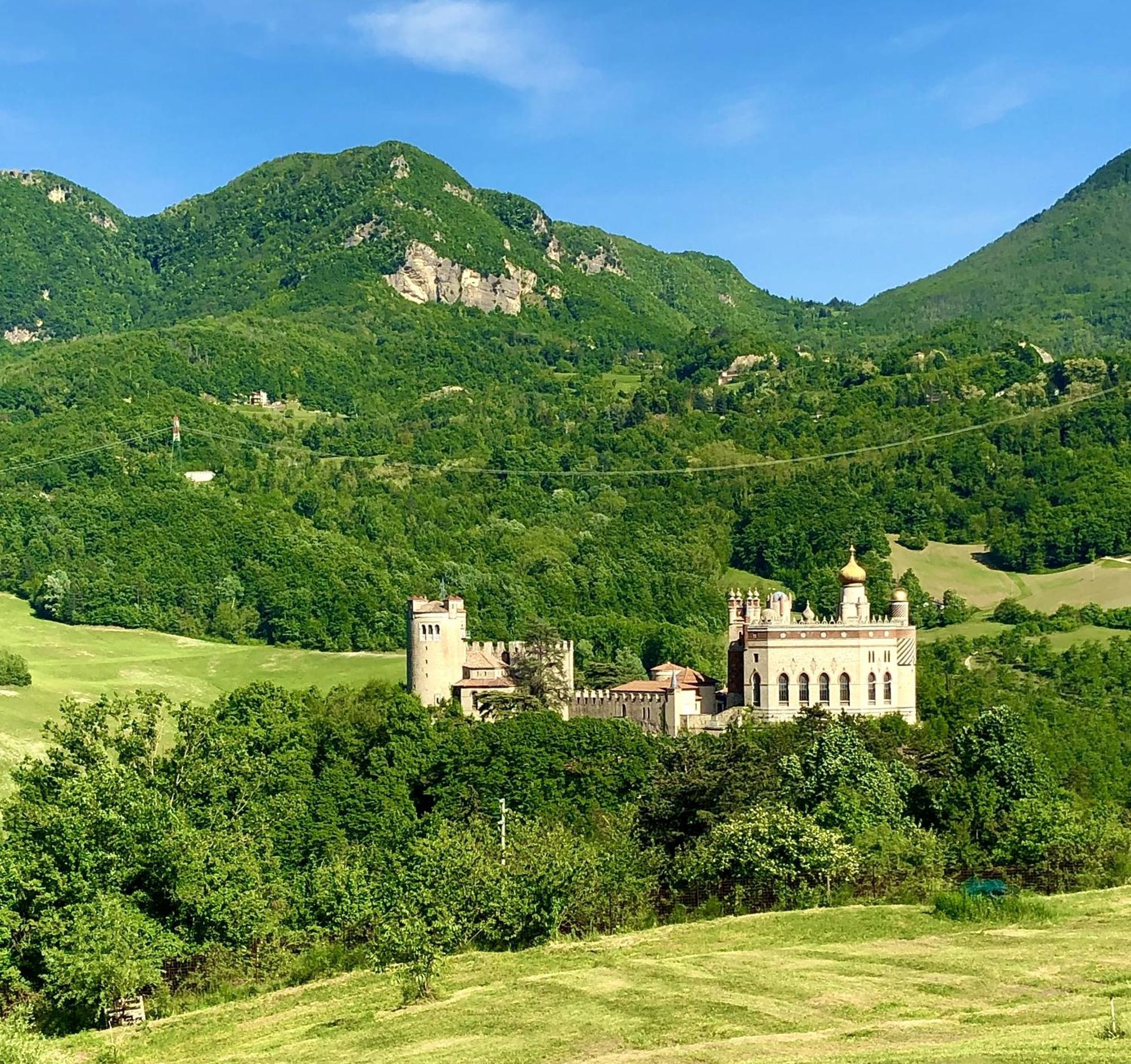 Mazzetti Country House-Vita In Campagna Con Giardino Vimignano-Chiesa المظهر الخارجي الصورة