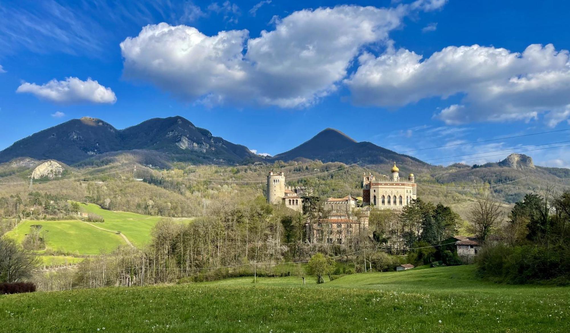 Mazzetti Country House-Vita In Campagna Con Giardino Vimignano-Chiesa المظهر الخارجي الصورة