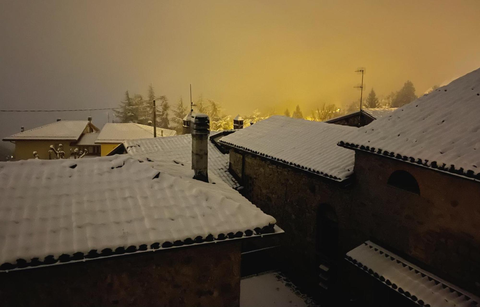 Mazzetti Country House-Vita In Campagna Con Giardino Vimignano-Chiesa المظهر الخارجي الصورة